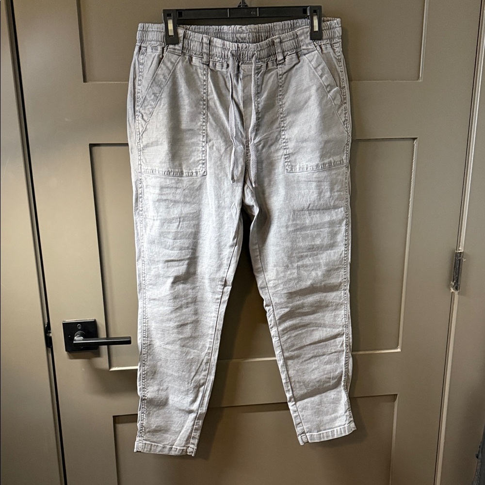 Level 99 Women’s Light Gray Straight Leg Ankle Pants Sz Medium